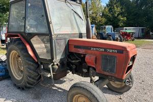 TRATTORE ZETOR 7211