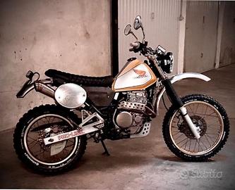 Honda NX 650 Dominator Scrambler