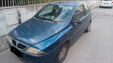 Auto Lancia Y