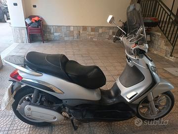 Scooter Piaggio Beverly 250