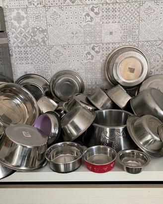 Ciotole per cani e gatti