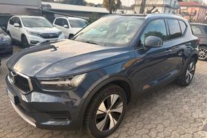 Volvo XC40 T2 Momentum Pro*EURO6*NEOPATENTATI
