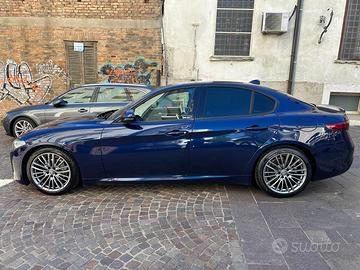 Alfa Romero Giulia 2.2 150 cv anno 2017 no ad blue