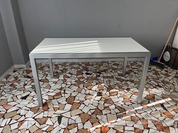 Tavolo soggiorno allungabile