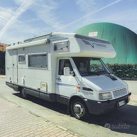 CAMPER Mobilvetta Icaro 5L 7 posti - IVECO Daily