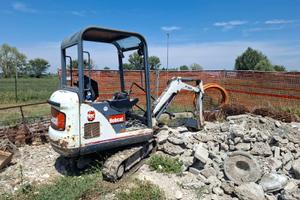 MINIESCAVATORE BOBCAT 320 USATO