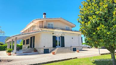 VILLA SINGOLA A FROSINONE