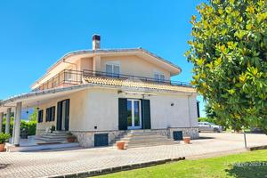 VILLA SINGOLA A FROSINONE