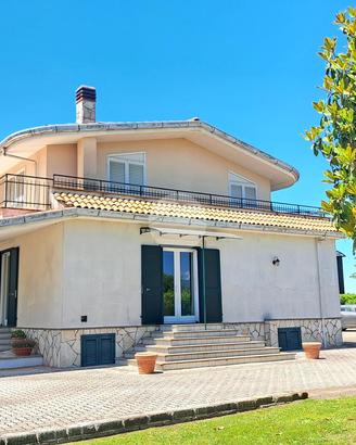 VILLA SINGOLA A FROSINONE