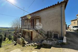 4 LOCALI A MONTEBUONO