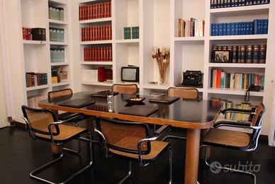 Stanza e/o postazioni in studio legale