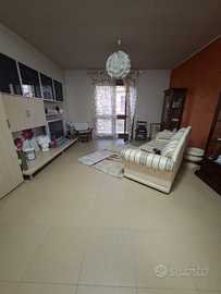 Luminoso Appartamento Semindipendente