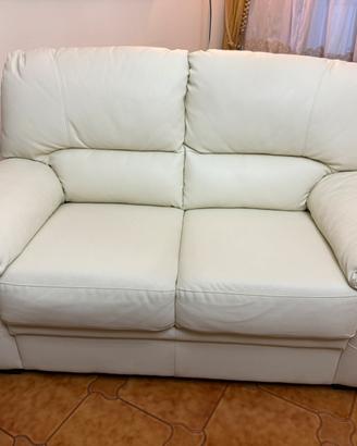 Divano in pelle bianca