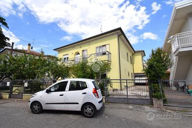 PORZIONE DI BIFAMILIARE A RICCIONE