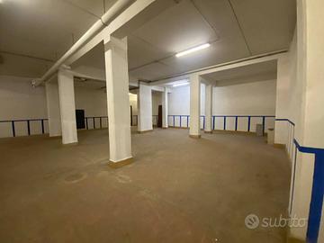 Immobile di 344 m² a Marino
