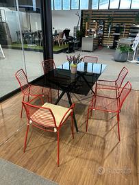 Tavolo in vetro con sedute SCAB