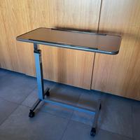 Tavolino con rotelle