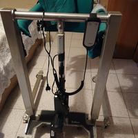 Sollevatore per disabili infermi