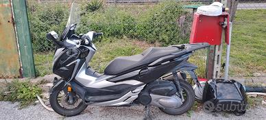 HONDA FORZA 300 INCIDENTATO