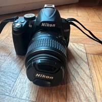 Macchina fotografica Nikon D3000