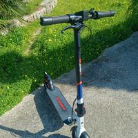 monopattino aprilia eSRZ 