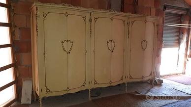 Armadio vintage stile rococò