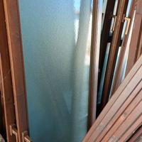 Finestre e porta finestre in legno noce medio