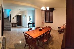 Casa a 2 piani con mansarda, Thiesi (SS)