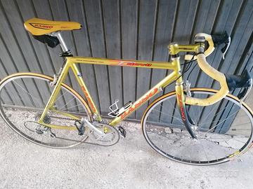 bici da corsa marca Basso 
