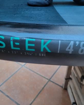 Tavola da wingfoil della NORTH  SEEK 4.8