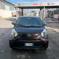 Toyota iq