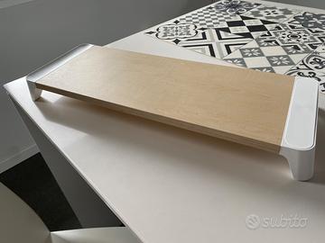 Hub USB e supporto monitor