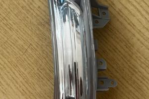 Lampeggiante freccia SX  Toyota iQ