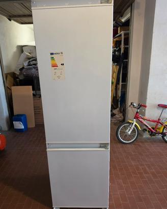 Frigo da  incasso in perfette condizioni