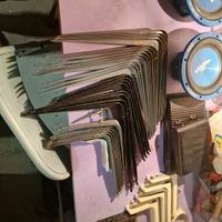 staffe in metallo per mensole