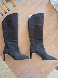 stivali alti scamosciati