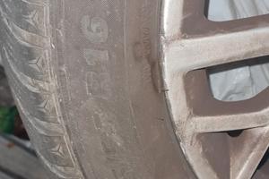 Cerchi Audi A3 Raggio 16 con gomme da neve