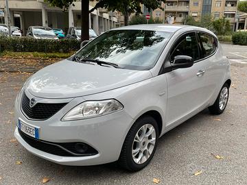 Lancia Ypsilon 1.2 benzina - 2019