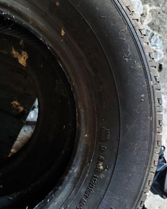 4 pneumatici seminuovi per furgoni225/70r15 m+s