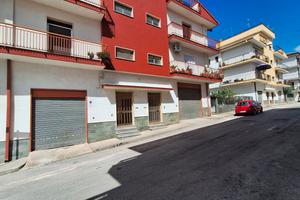 Immobile ad uso garage