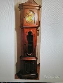 orologio a pendolo da terra