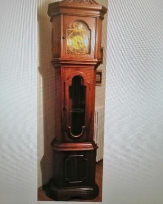 orologio a pendolo da terra