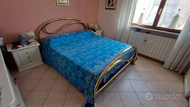 Letto matrimoniale in ottone Solmet del 1991 con r
