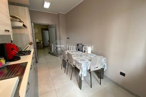 4 LOCALI CON DOPPI SERVIZI E POSSIBILITA' BOX