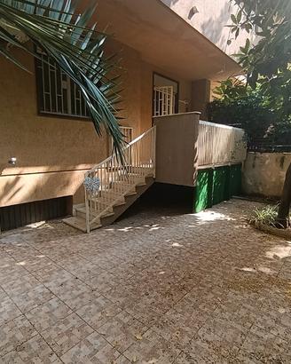 Appartamento in Via Domenico Russo con giardino