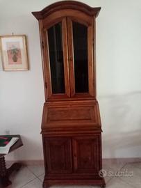 Vetrina ingresso in legno