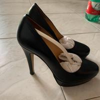 Décolleté in capretto, nere con plateau n 35