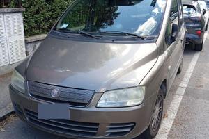 Auto multipla 2005