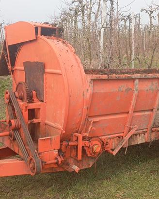 spandiletame laterale  frutteto per trattore 