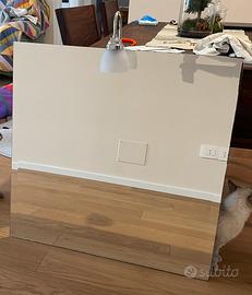 Specchio da bagno con luce integrata 80x80cm